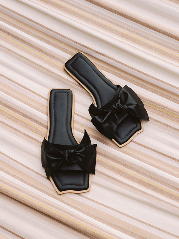 BOW Black sandal