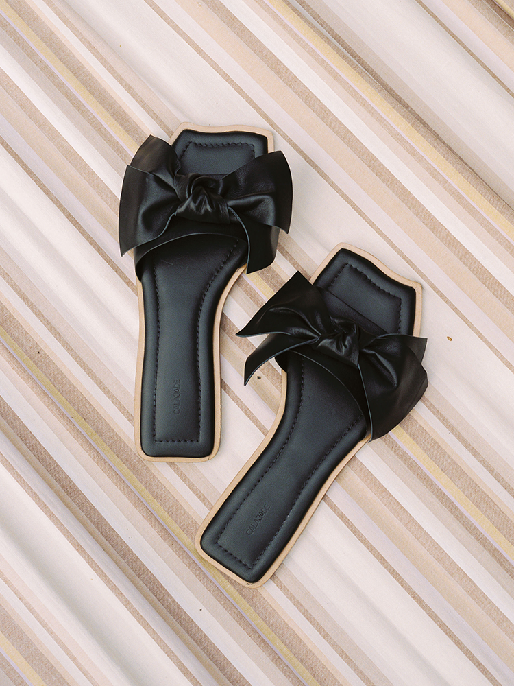 BOW Black sandal