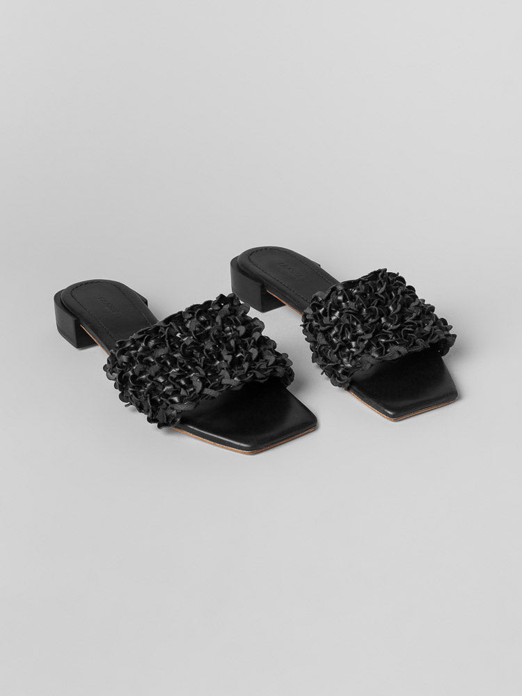 Joly black sandal from Cala Jade