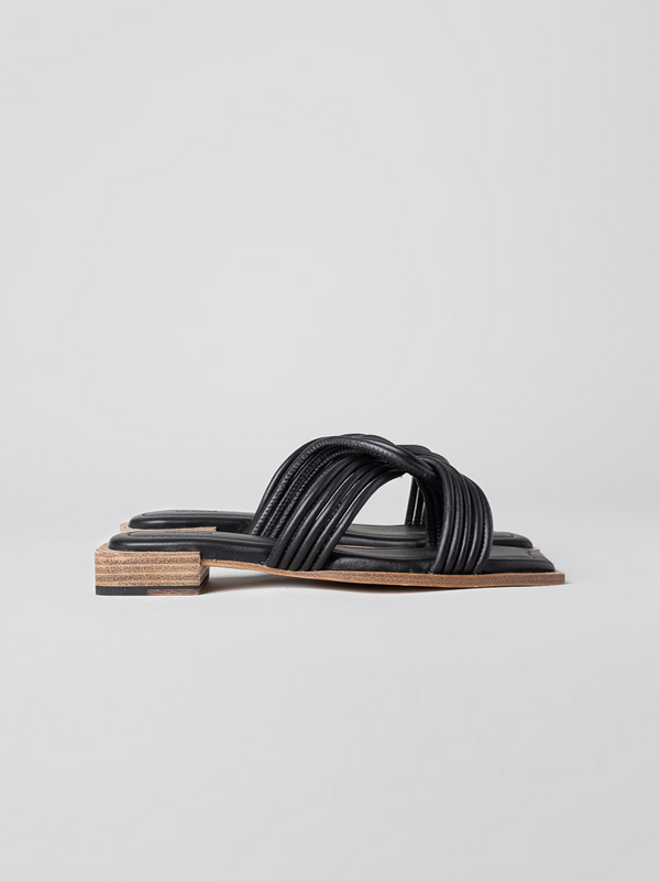 Kiki black sandal from Cala Jade