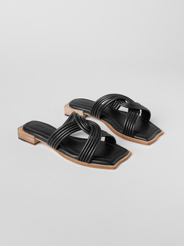 Kiki black sandal from Cala Jade