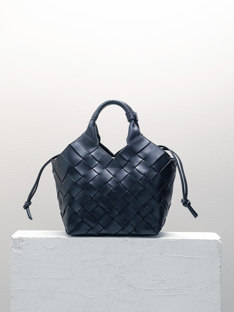 Cala Jade Misu leather bag black navy