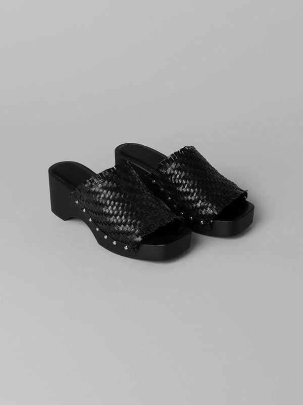 Black clog sandal from Cala Jade